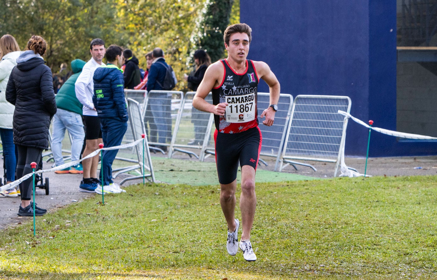 Jorge Sanz (Atletismo Camargo) fue quinto en la carrera de los sub-20.