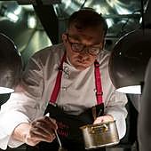 Chele González, el chef cántabro que triunfa en Filipinas