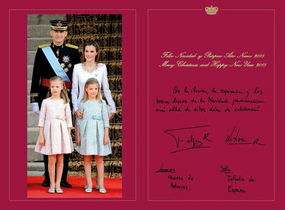 En 2014, Felipe y Letizia felicitaron por primera vez la Navidad como Reyes de España y 'reutilizaron' una de las instantáneas familiares del día de la proclamación del 19 de junio de ese mismo año.