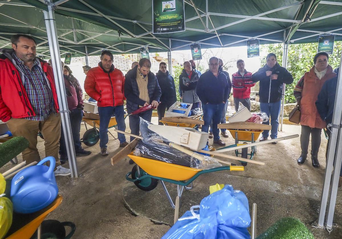 Entrega de material a las peñas de bolos de los Valles Pasiegos