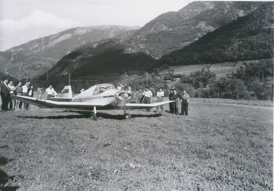 En 1956, Laureano voló en una avioneta Jodel hasta Andorra y aterrizó en la explanada de un camping, solo para saber si se podía.