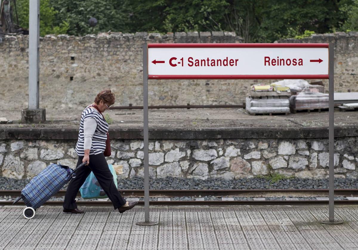 Adif prolongará las vías de tren en la zona de Cobejo y la estación de Los Corrales de Buelna