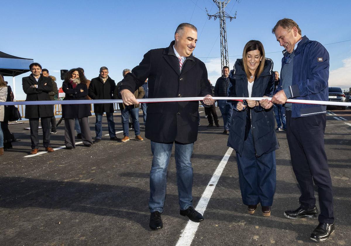 Buruaga anuncia una inversión en carreteras autonómicas de casi 47 millones en 2024