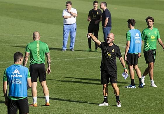 José Alberto López, en plena sesión de trabajo en las Instalaciones Nando Yosu.