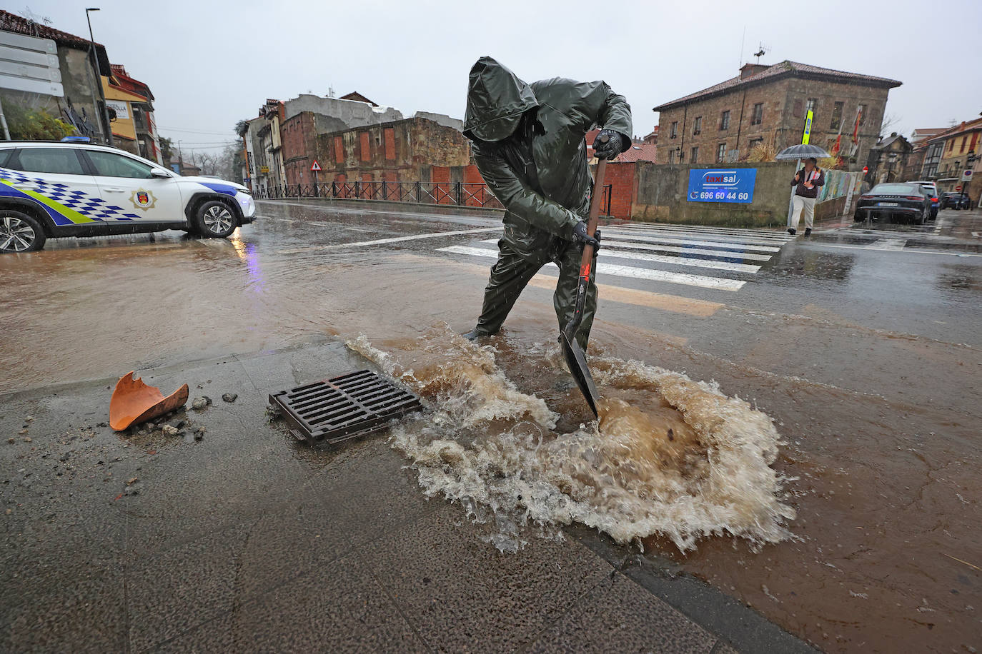 El 16 de enero el arroyo San Martín se desbordó en Cabezón de la Sal y llegó a la entrada de algunas viviendas de la calle Vista Alegre, donde los vecinos están hartos de que estas inundaciones se repitan. La borrasca Gerard dejó un reguero de incidencias por toda la región