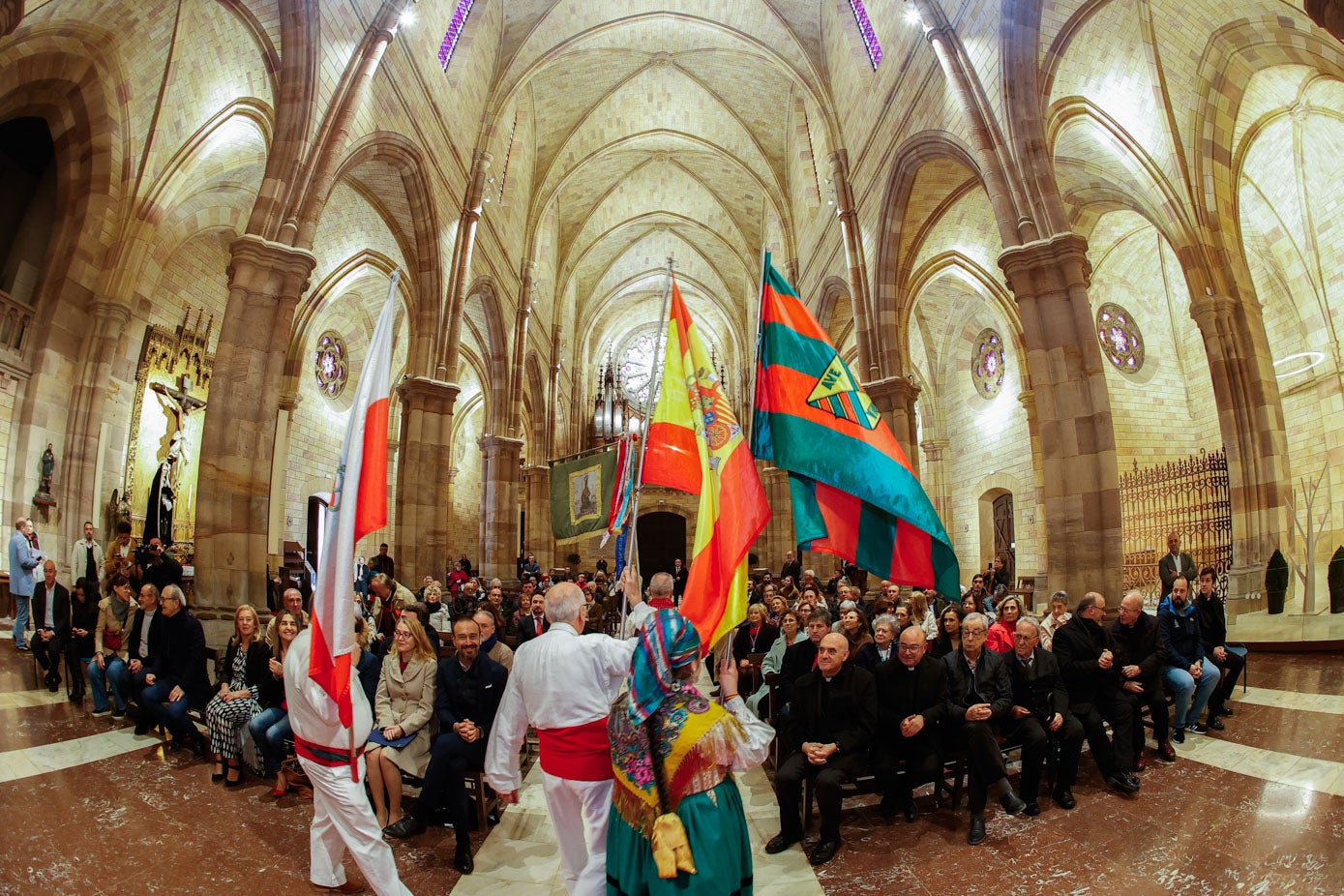 El grupo de danzas Virgen de las Nieves actuó al final del acto.