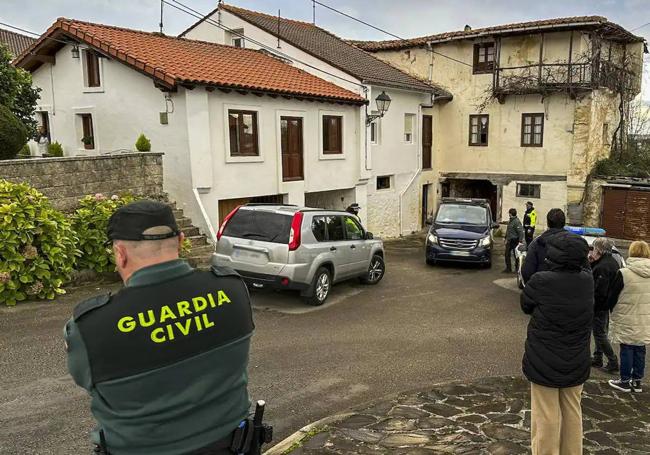 Imagen del dispositivo esperando el levantamiento de los cadáveres.