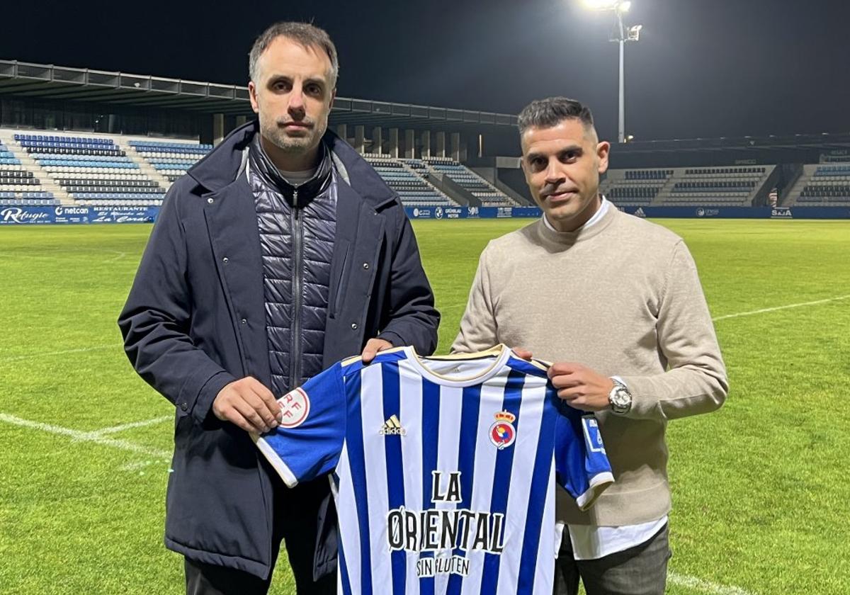 Siro del Barrio (izquierda), junto a Fran Martín, el nuevo entrenador.