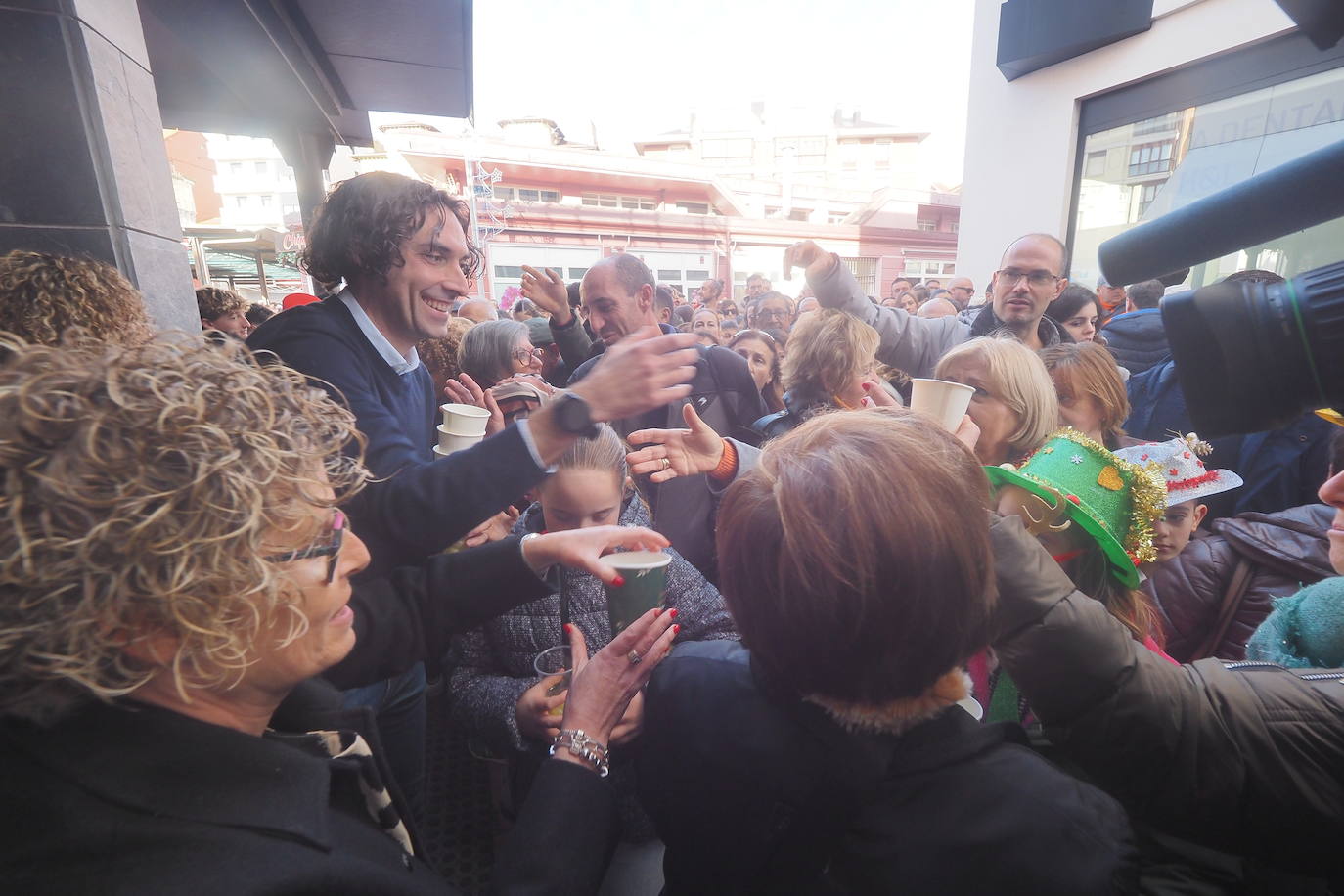 El alcalde felicita el año a los vecinos