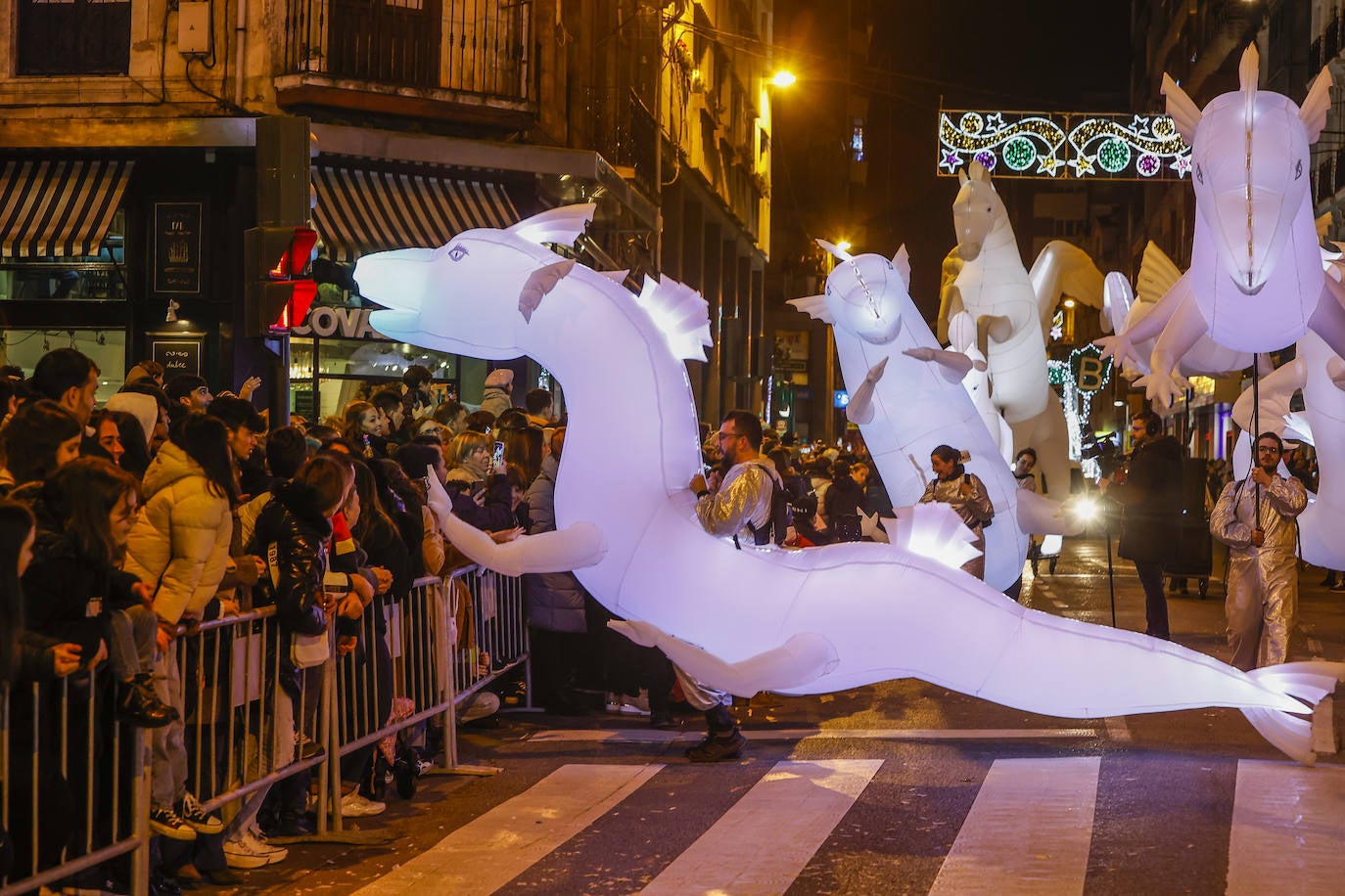 Fotos: La Cabalgata de los Reyes Magos en Torrelavega