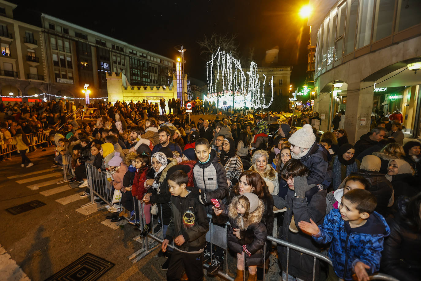 Fotos: La Cabalgata de los Reyes Magos en Torrelavega