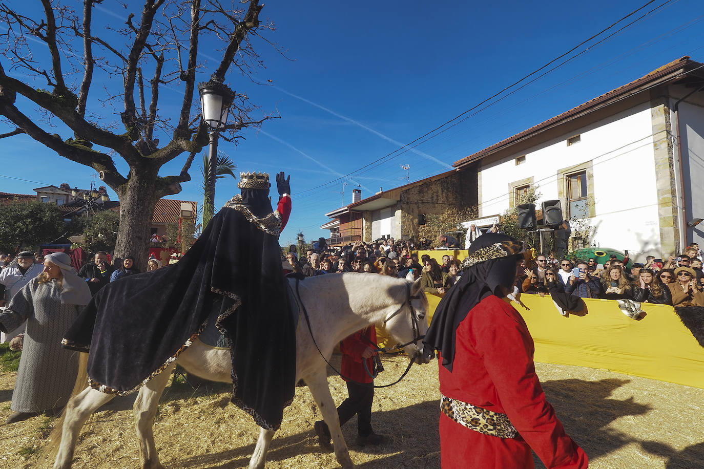 La villa cántabra ha vivido la edición más multicultiural de su tradicional celebración.