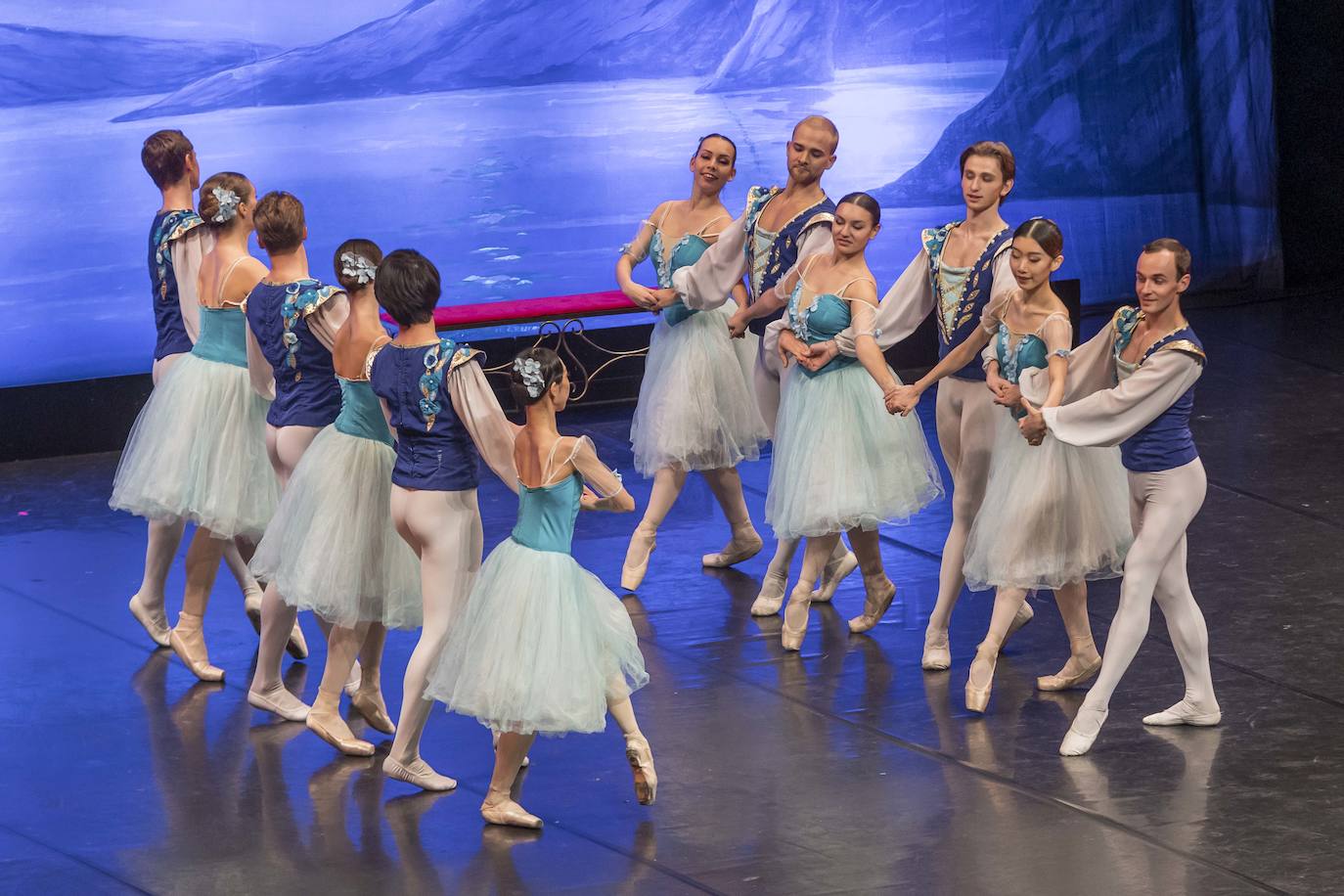 Fotos: Las mejores imágenes de &#039;El lago de los cisnes&#039; del Ballet de Kiev en Santander