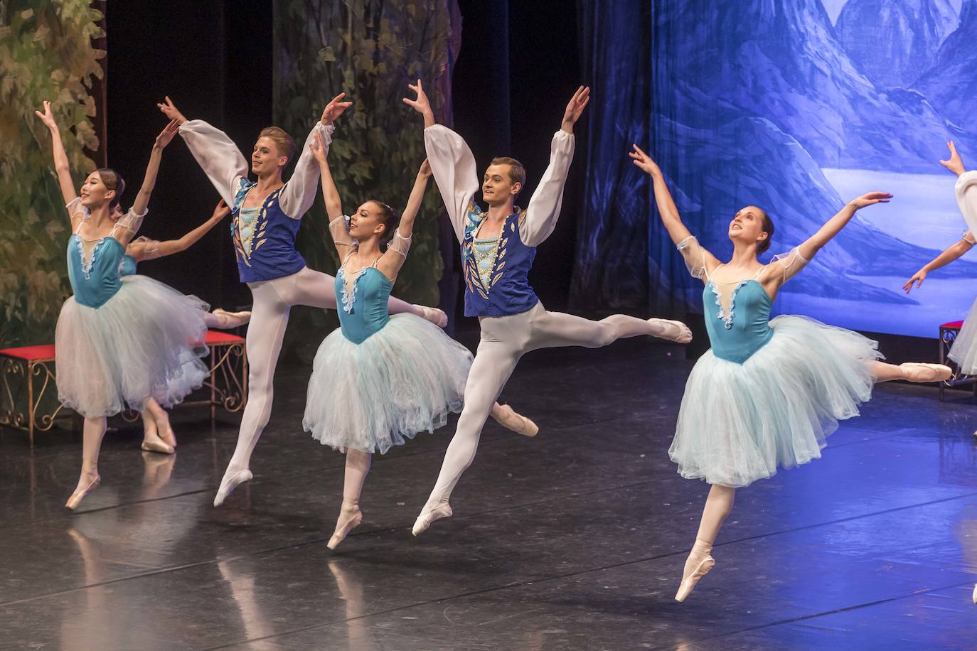 Fotos: Las mejores imágenes de &#039;El lago de los cisnes&#039; del Ballet de Kiev en Santander