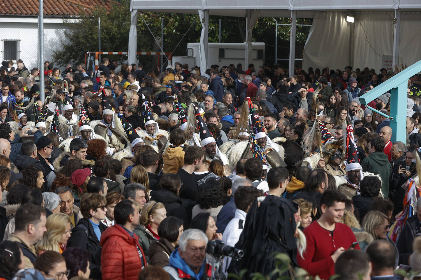 La Vijanera se convirtió en una cita multitudinaria en su regreso al ritmo de más de 500 campanos