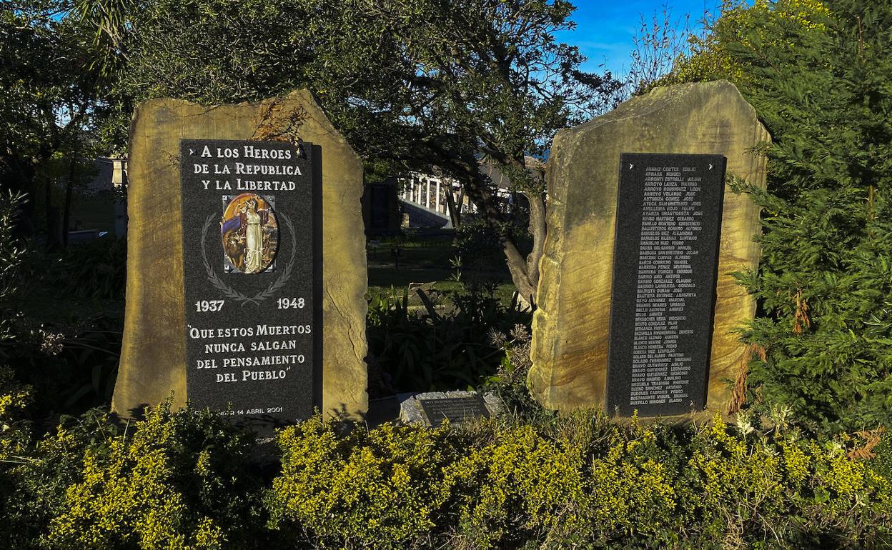 El monumento se inauguró hace 22 años por encargo de la asociación Héroes de la República y la Libertad.