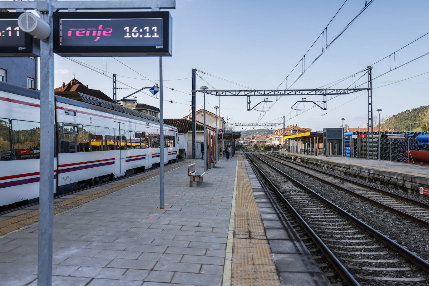 Fotos: Un tren impacta contra el final de la vía muerta en la estación de Renedo y deja 15 heridos leves