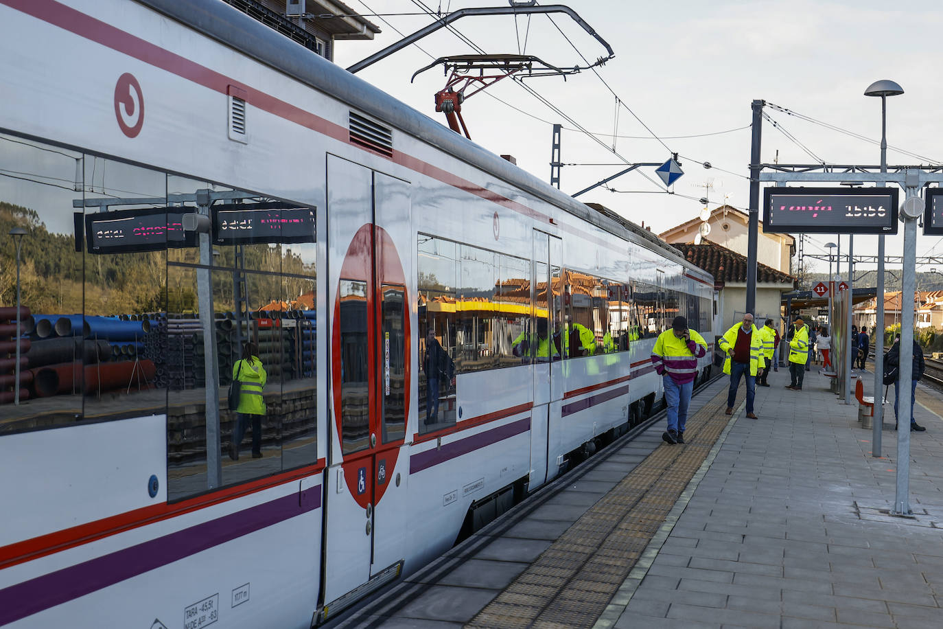 Fotos: Un tren impacta contra el final de la vía muerta en la estación de Renedo y deja 15 heridos leves