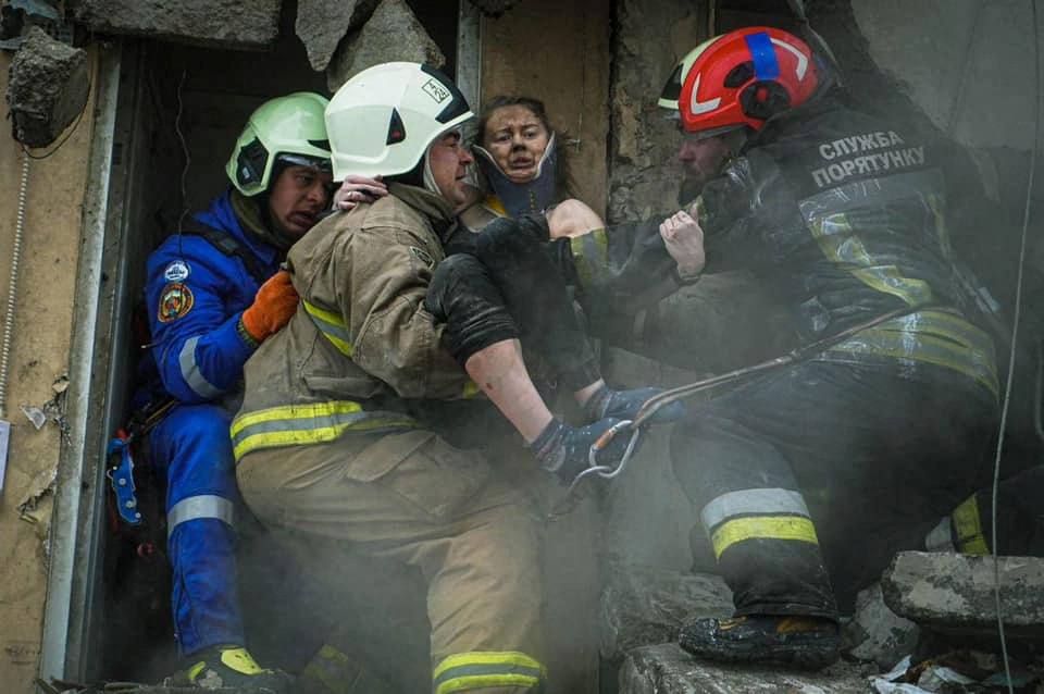 Fotos: El bombardeo de un edificio de viviendas en Dnipró crea una de las mayores masacres la guerra de Ucrania