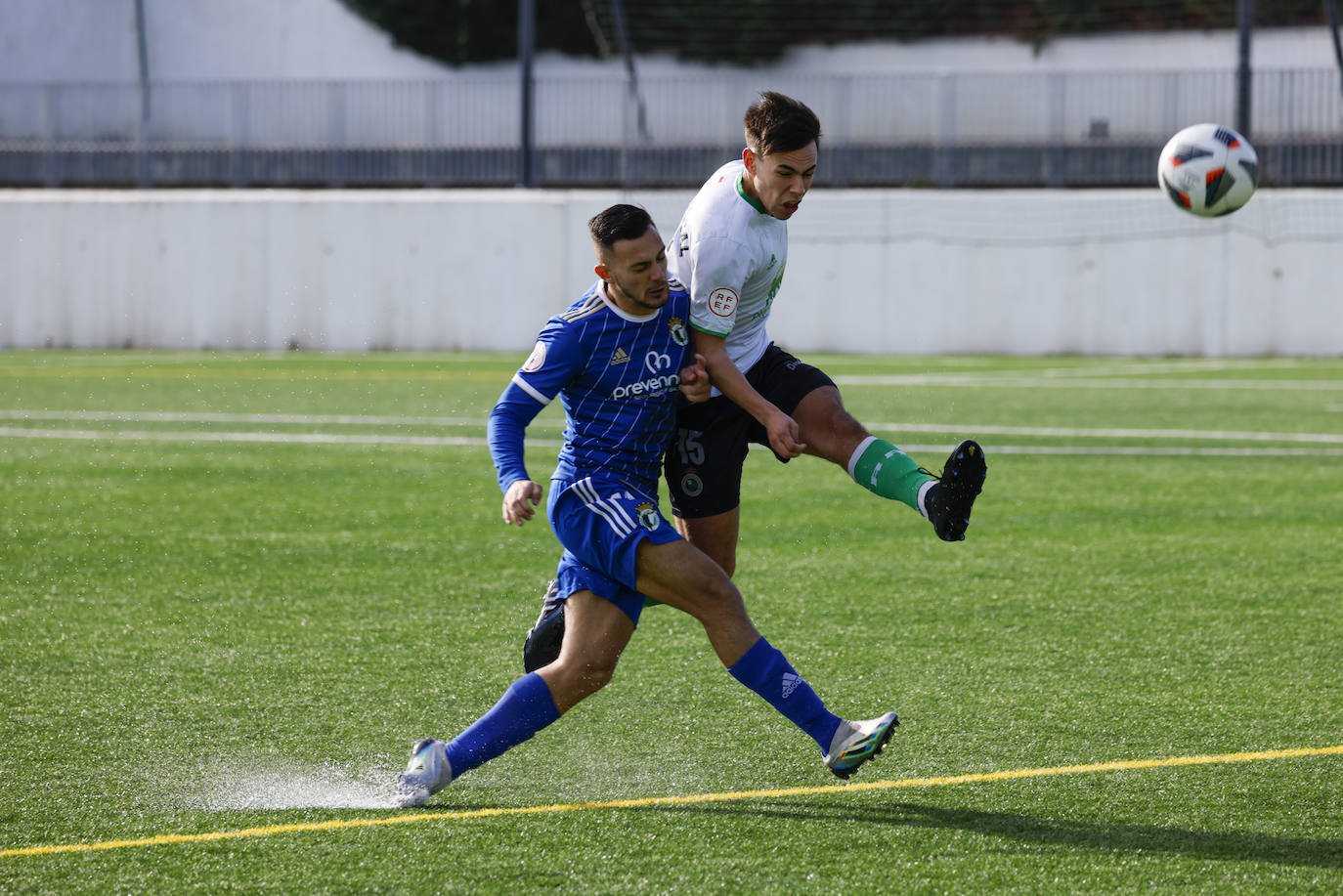 Fotos: El Rayo Cantabria empata anteel Burgos Promesas