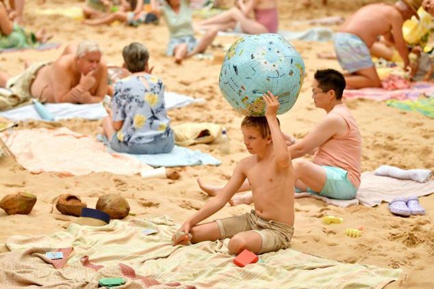 'Sun & Sea', es la versión escénica de la instalación-ópera-performance presentada por el pabellón oficial de Lituania en la Bienal de Arte de Venecia 2019