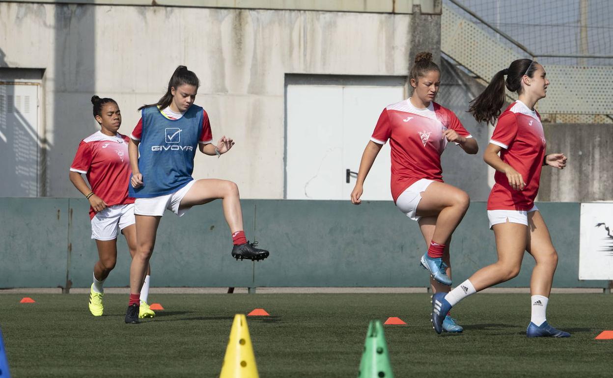 El cambio de césped artificial en el campo de fútbol de Monte estará listo en marzo