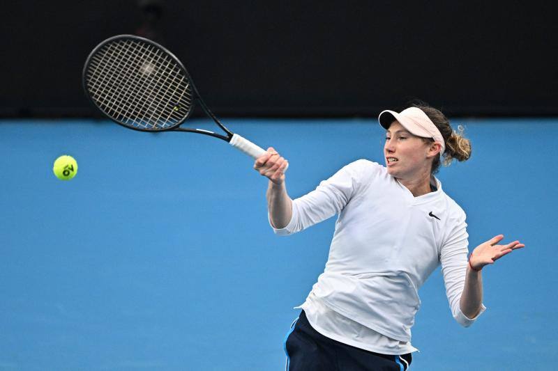 La tenista torrelaveguense ha derrotado en tres sets a la canadiense Bianca Andreescu, número 42 del mundo, y ya está en la tercera ronda del Open de Australia