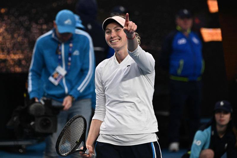 La tenista torrelaveguense ha derrotado en tres sets a la canadiense Bianca Andreescu, número 42 del mundo, y ya está en la tercera ronda del Open de Australia