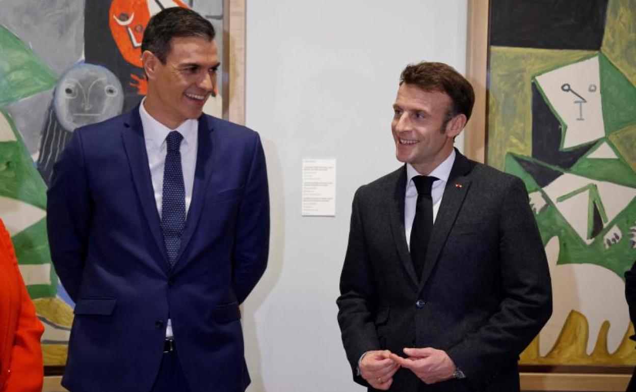 Pedro Sánchez, este jueves en Barcelona con su homólogo francés, Emmanuel Macron. 