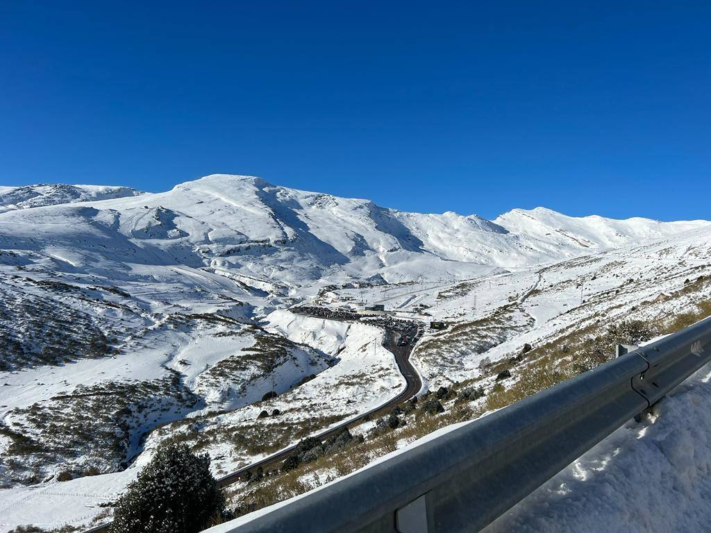 Un manto de nieve cubre la estación de Alto Campoo.