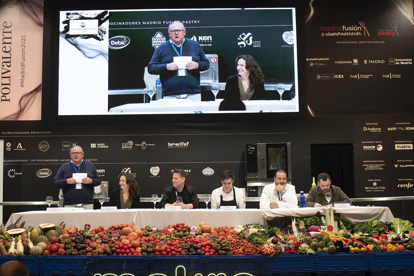 En el jurado que eligió esta súper croqueta estuvieron profesionales del sector de la gastronomía, del periodismo gastronómico y del espectáculi como Pilar Salas (Agencia Efe), María Castro (Sánchez Romero Carvajal), Carlos Latre (humorista y actor), Senén González (Sagardoki), Miguel Carretero (Santerra) y Xanty Elías (Acánthum).