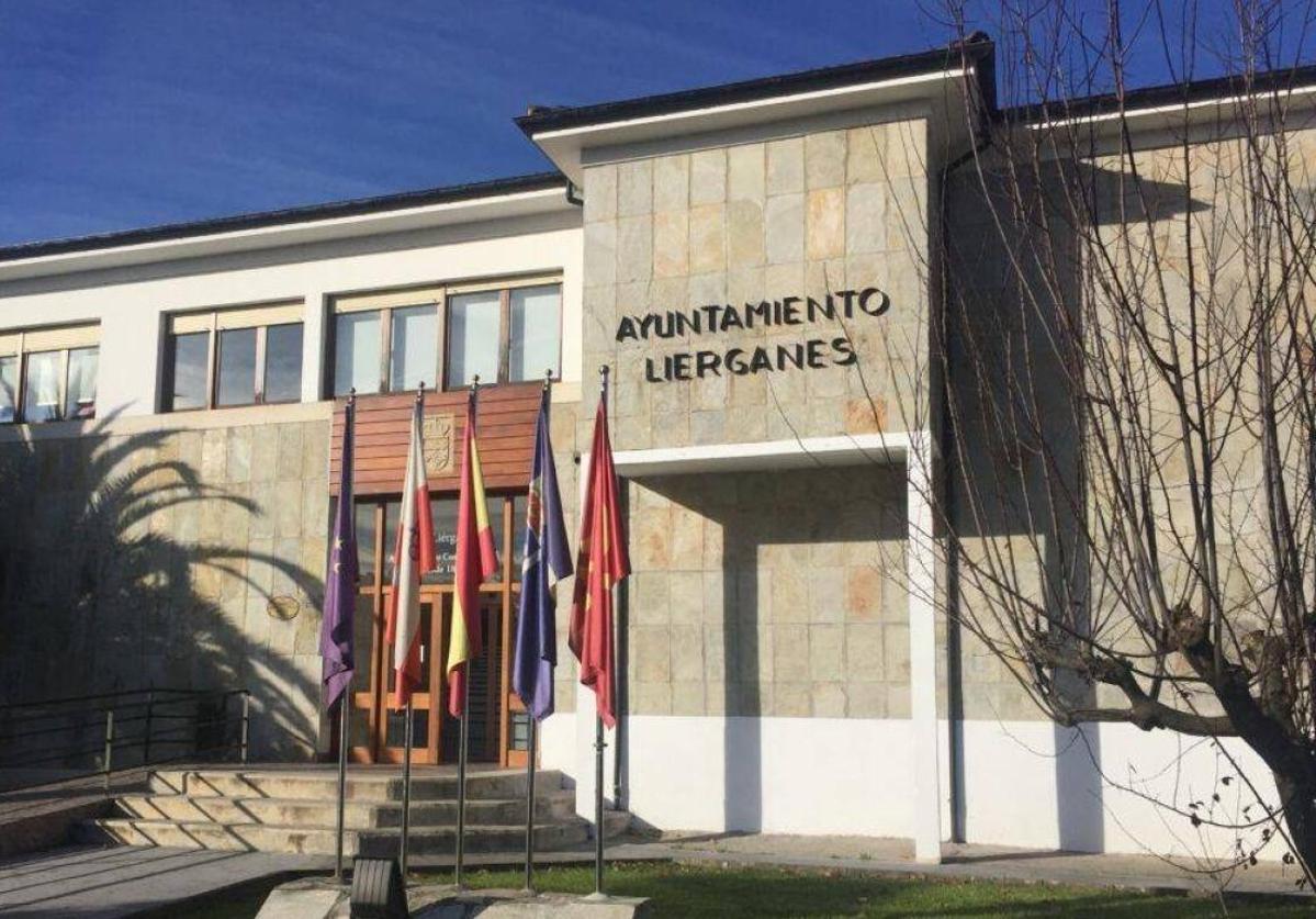 Fachada del Ayuntamiento de Liérganes.