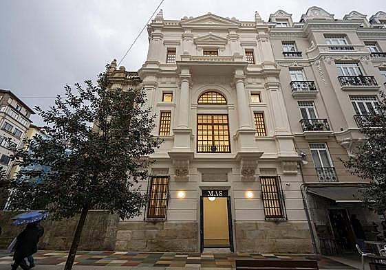 Recuperación de lucernarias. Vista general de la última planta (son tres más la planta baja) tras concluir las obras de reforma.