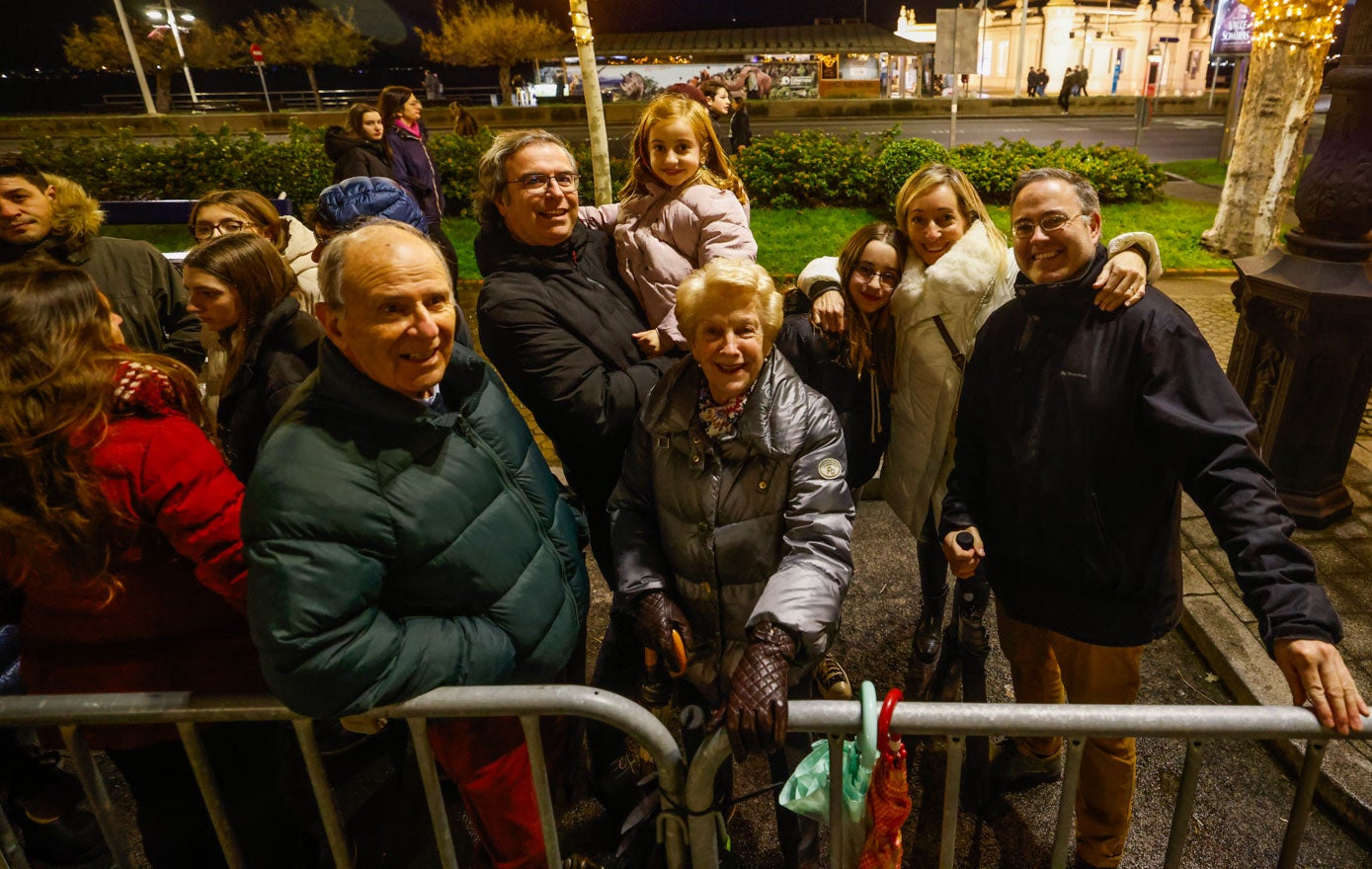 La ilusión por los Reyes traspasa todas las edades.