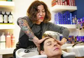 Después de trabajar en una peluquería de Deusto y en otra en el Casco Viejo, finalmente Silvia montó su propio negocio hace 12 años.