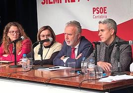 El ministro Torres ve un «error» que el Gobierno de Cantabria quiera derogar la Ley de Memoria