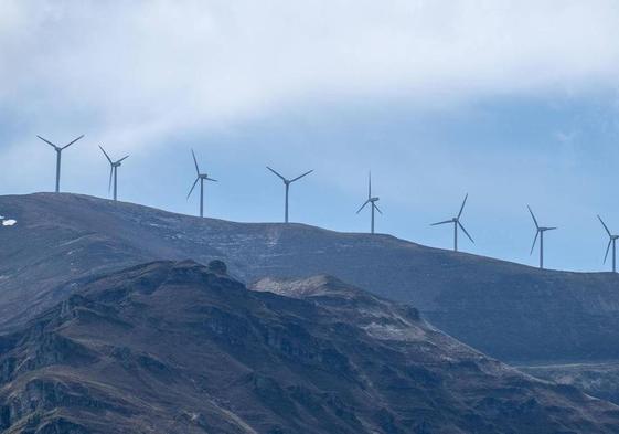 Buruaga anuncia la autorización administrativa para construir los parques eólicos de Campo Alto y La Costana