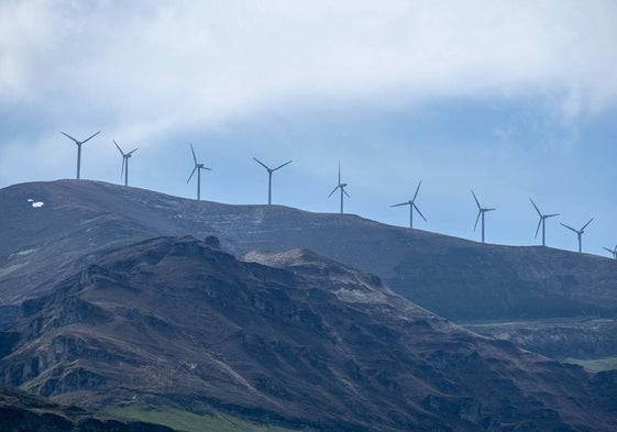 Parque eólico de Cañoneras, en Soba, el único que hay activo a día de hoy en Cantabria.