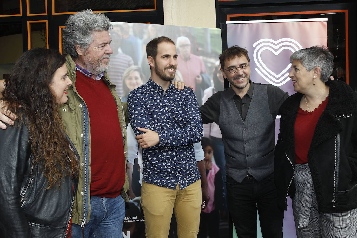 Visita de Juan Carlos Monedero a Santander en 2021. En el centro, el coordinador de Podemos Cantabria en esa fecha, Luis del Piñal.