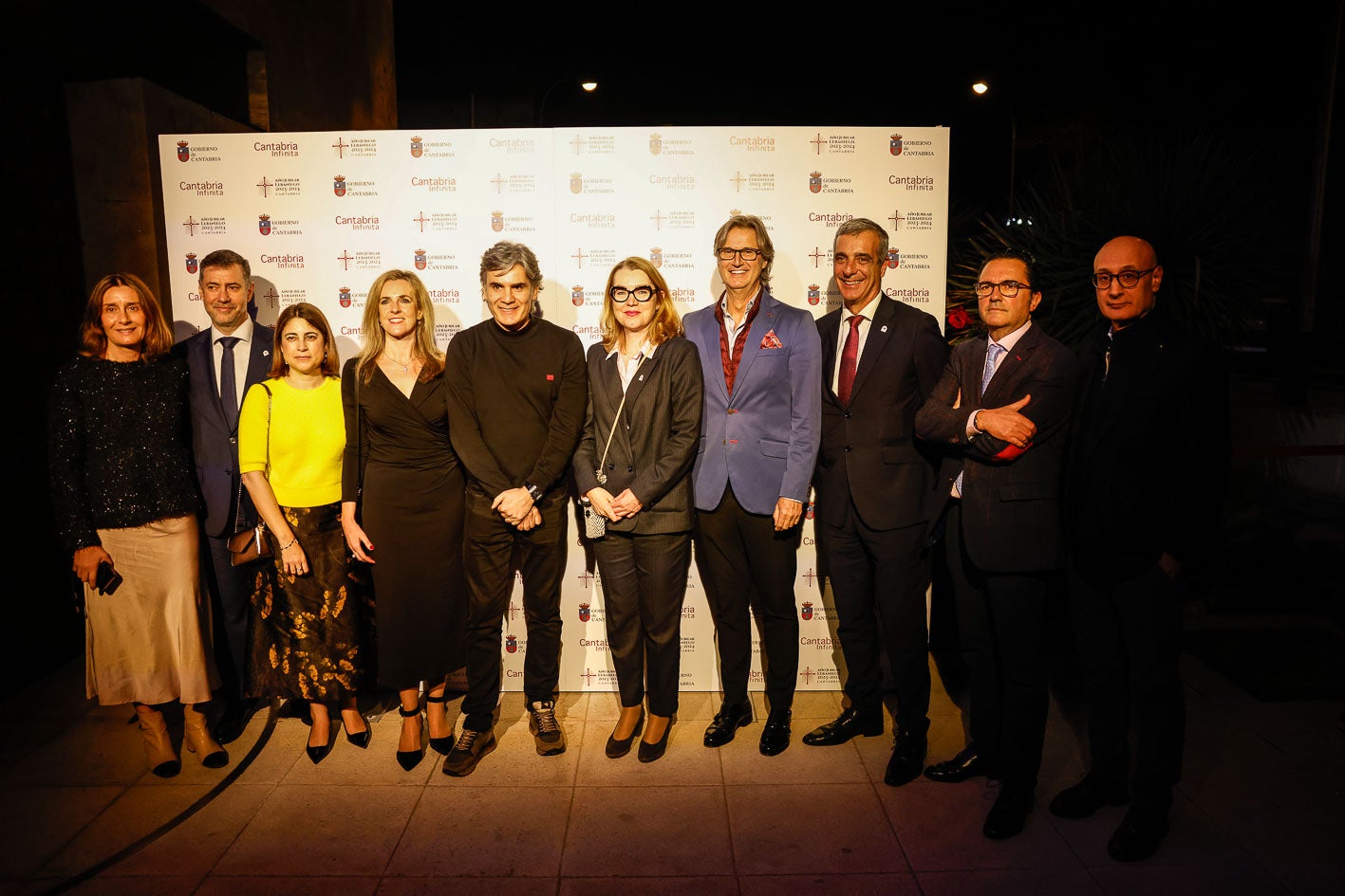 Susana Ruiz, Luis Martínez Abad , Elena Sedes, Carolina Juani, Nando Agüeros, Eva Guillermina Fernández, Poty Castillo, Gustavo Cubero, Gustavo González y Juan Antonio González Fuentes