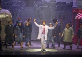 Daniel Diges, en el papel de Wonka, durante su interpretación este jueves en el musical.