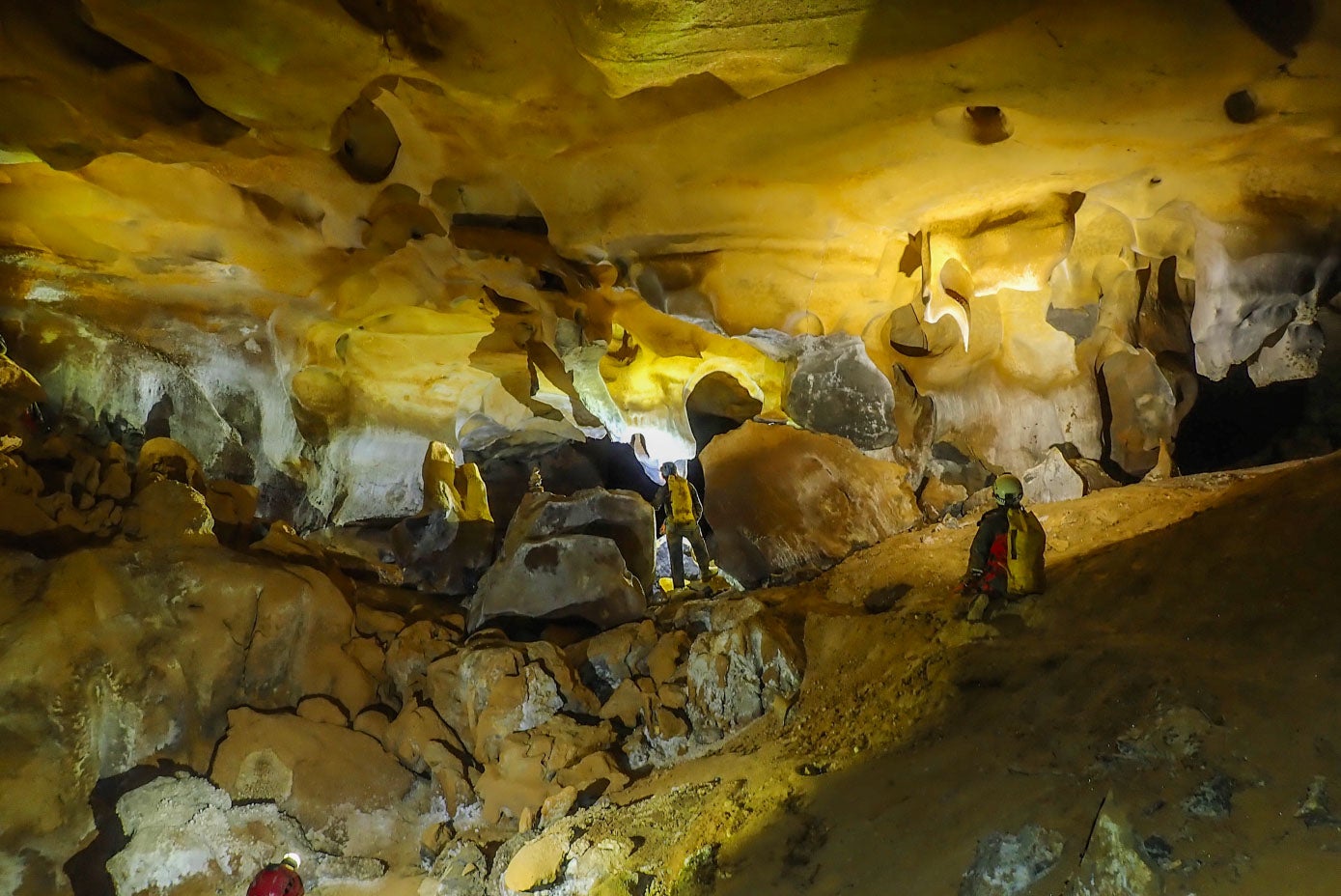 La longitud de la cueva es la misma que separa a Santander de San Sebastián. 