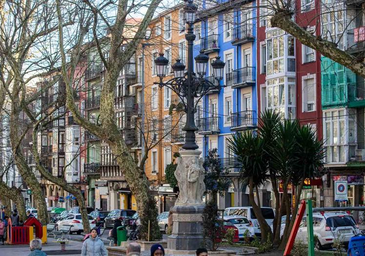 Farola de las Cuatro Estaciones, en la Alameda.