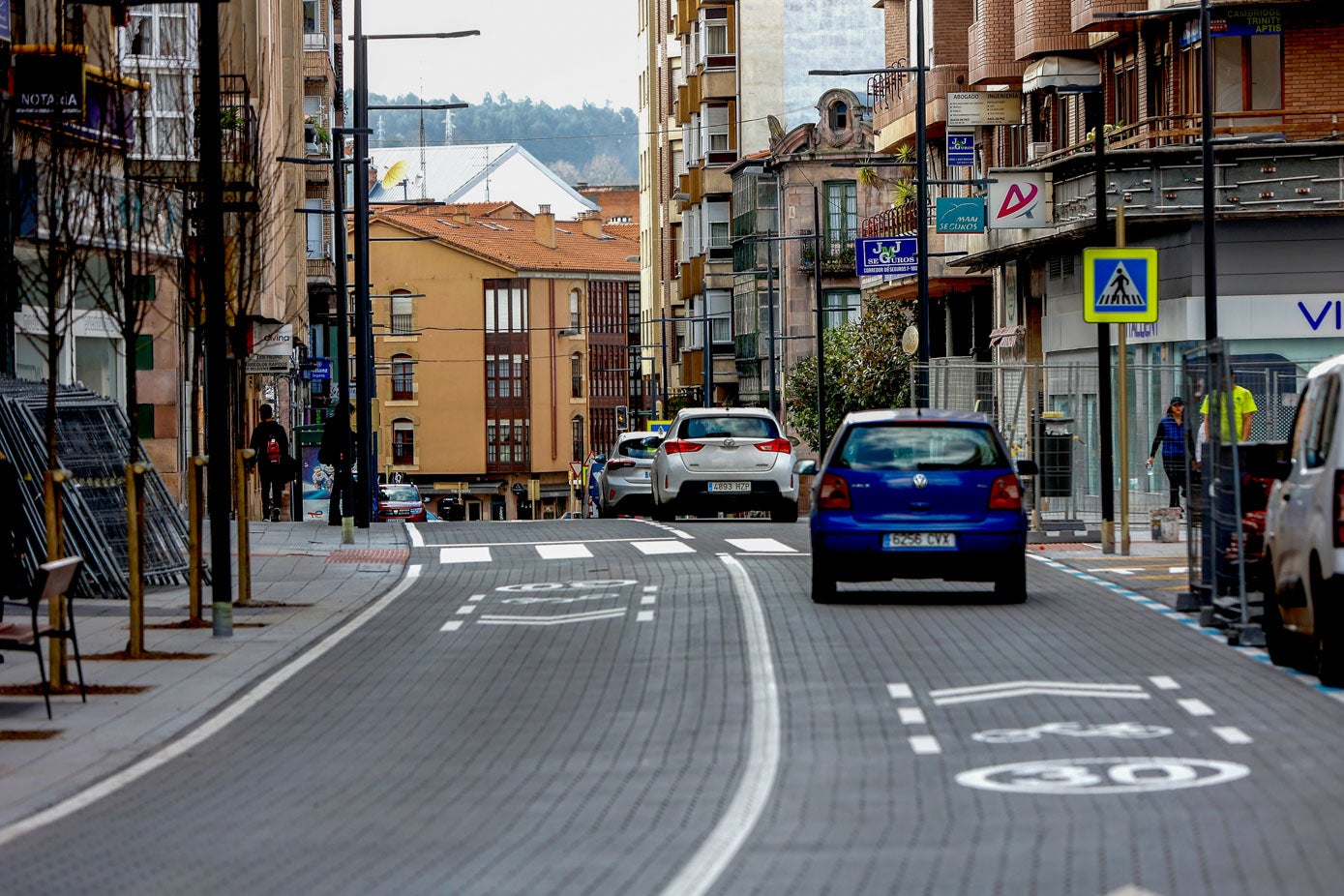 El Ayuntamiento de Torrelavega ha abierto la vía al tráfico este viernes tras un año de obras,﻿ valoradas en 1,5 millones de euros.