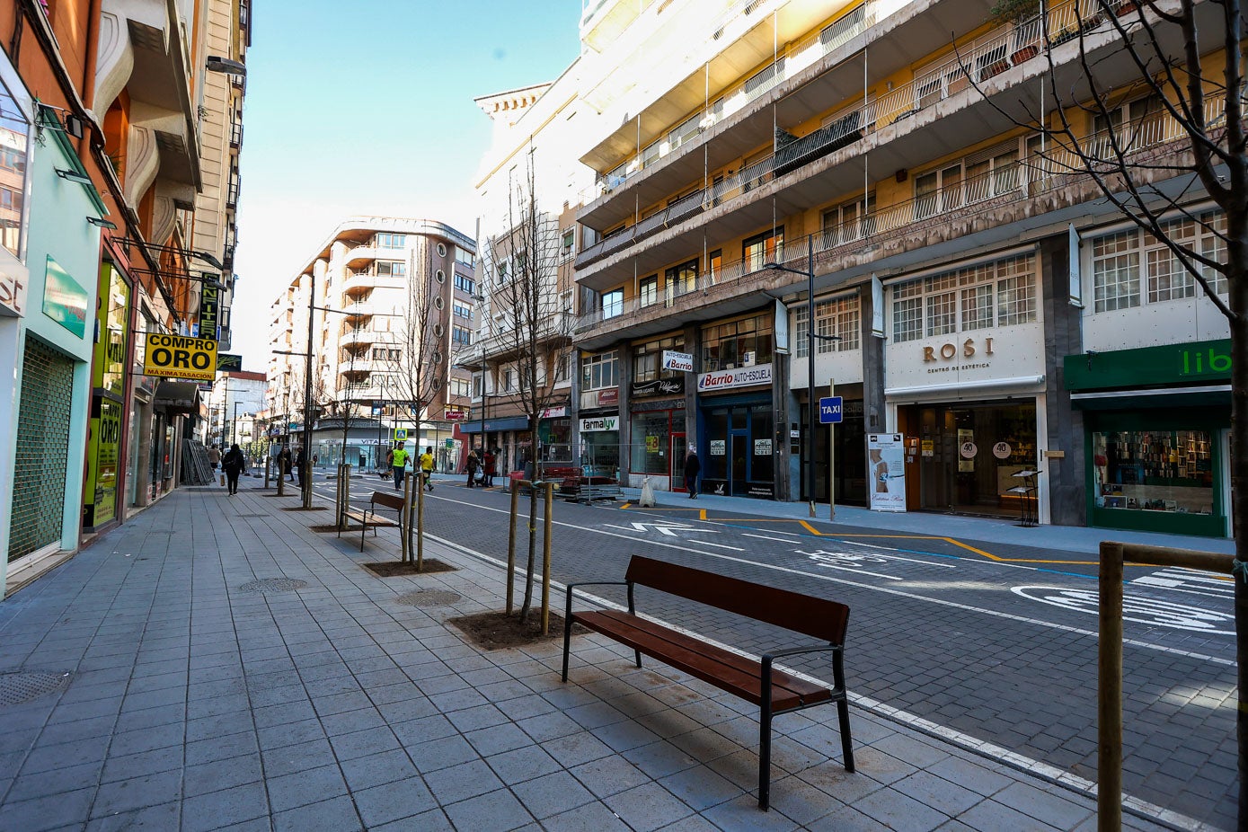 Este viernes, muchos comercios de esta arteria fundamental de la ciudad reconocían la «odisea» que han vivido para sobrellevar estos doce últimos meses de trabajos.