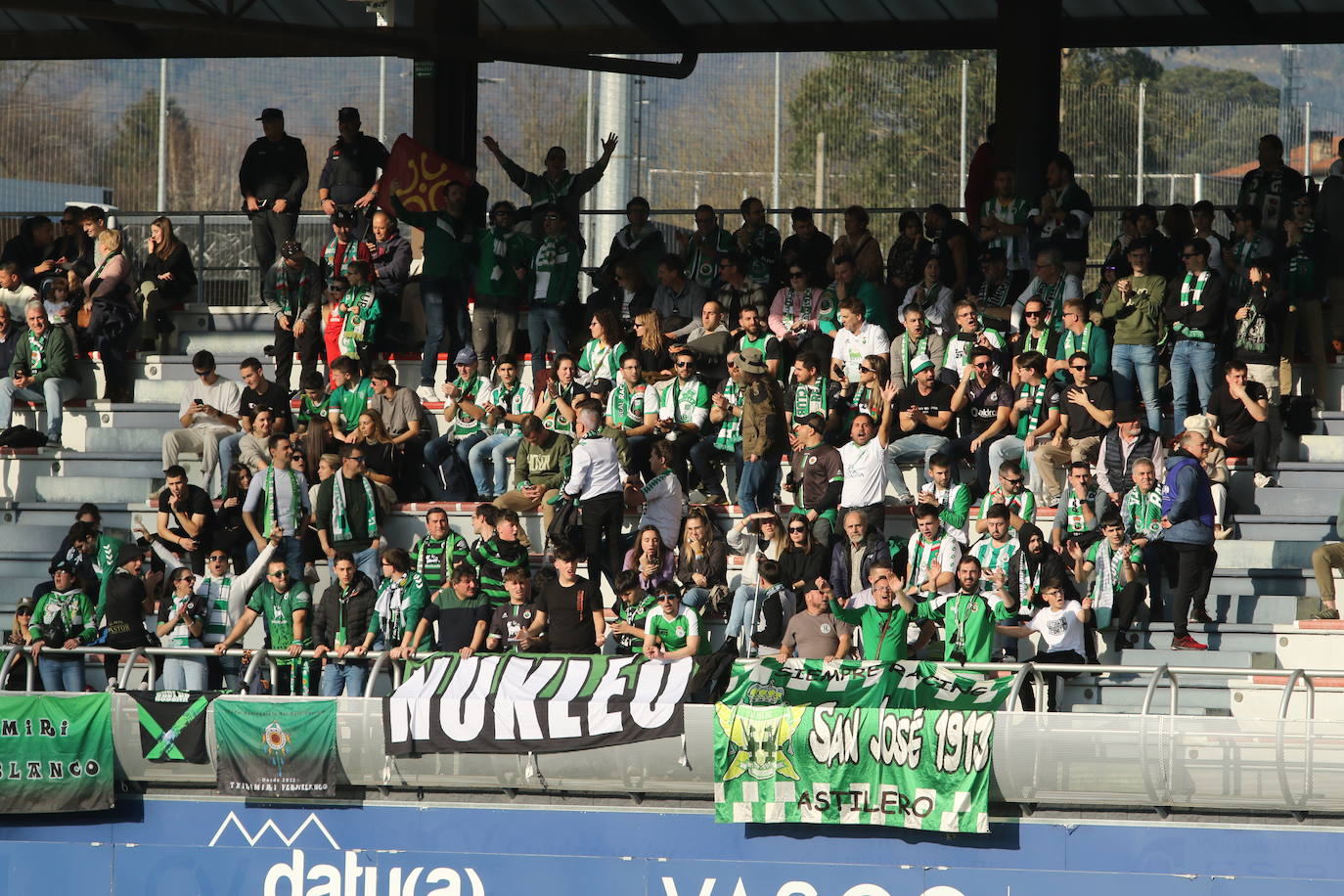 La afición verdiblanca no faltó a la cita en Lezama.