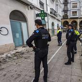 Susto en Santander al llevarse el viento parte del tejado del Hotel Central