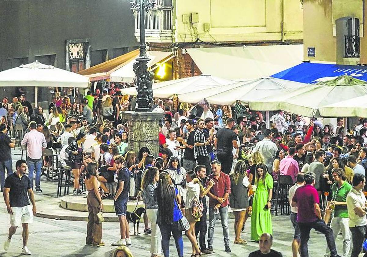 Plaza de Cañadío, una noche de verano.