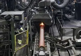 Producción de tubo fundido en la planta de Santander.