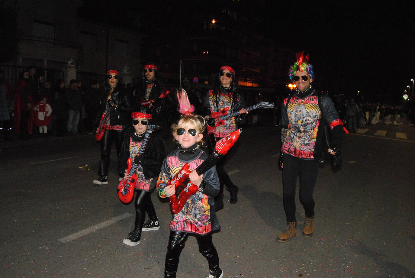 Los más rockeros de Santoña no perdieron la oportunidad de lucir sus mejores galas.